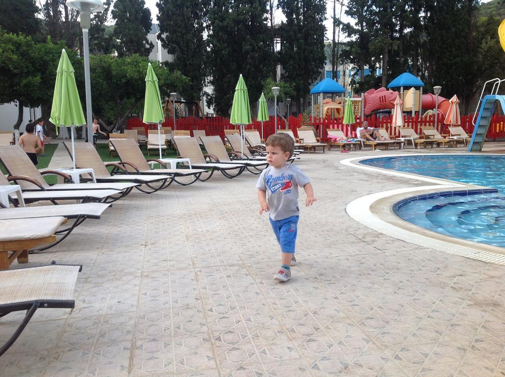 Kamares Apartments Εε Poros Town Luaran gambar