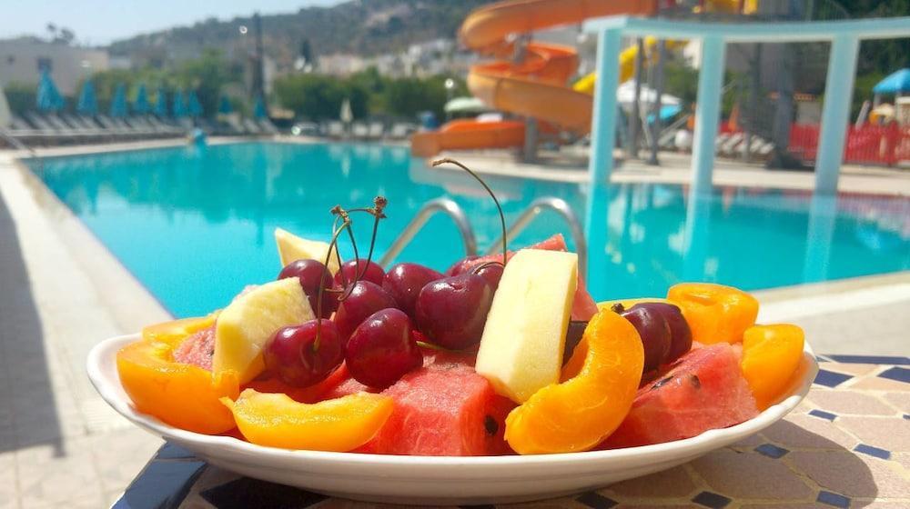 Kamares Apartments Εε Poros Town Luaran gambar