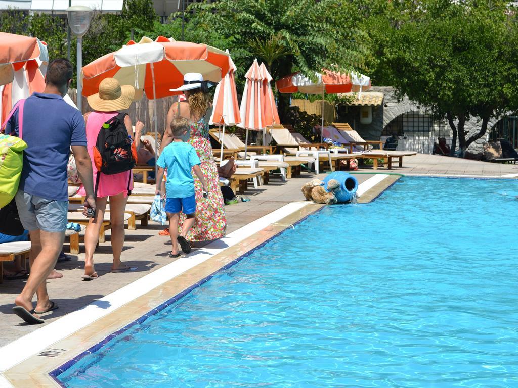 Kamares Apartments Εε Poros Town Luaran gambar