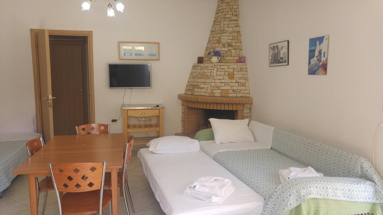 Kamares Apartments Εε Poros Town Luaran gambar